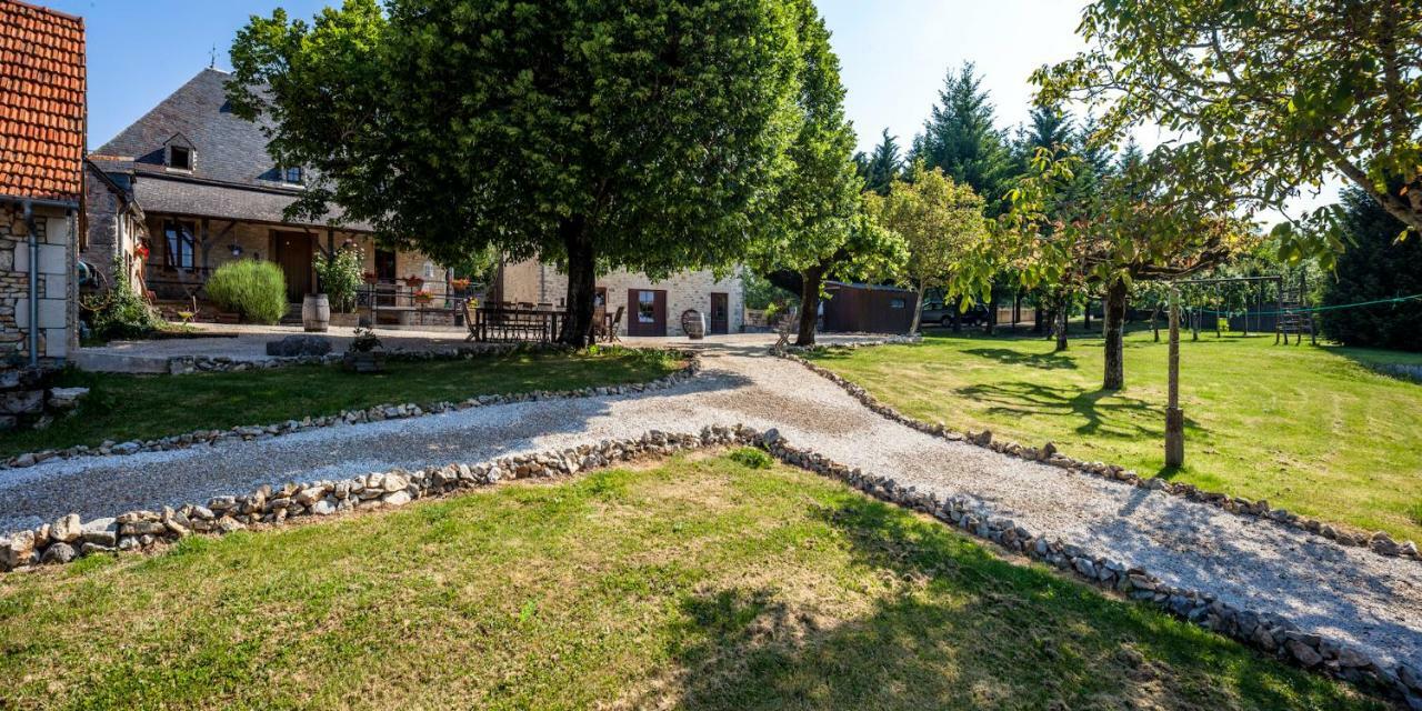 Chambres Et Table D'Hotes La Panacee Cuzance Dış mekan fotoğraf