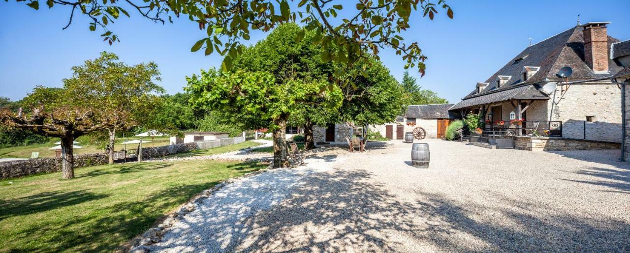 Chambres Et Table D'Hotes La Panacee Cuzance Dış mekan fotoğraf
