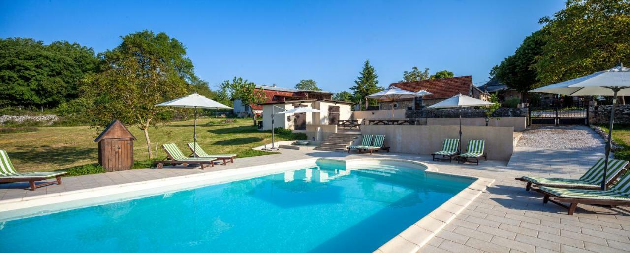 Chambres Et Table D'Hotes La Panacee Cuzance Dış mekan fotoğraf